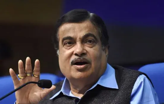 सड़क पर खड़ी है वाहन तो सरकार देगी 500 रुपये, फोटो खीचकर देने वालों को मिलेगा लाभ