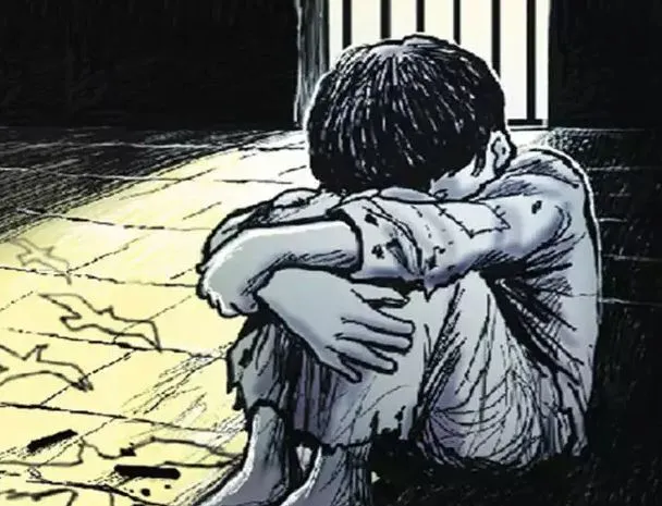 बरेली: टॉफी दिलाने के बहाने बच्चे को बुलाकर किया कुकर्म, आरोपी फरार