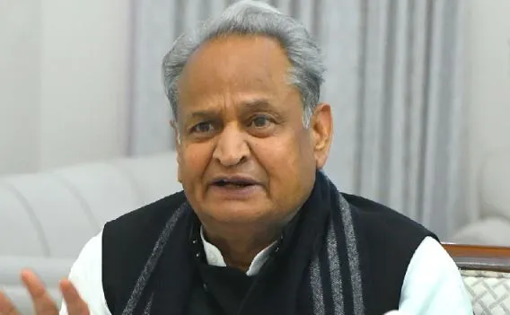 सेना जैसे संवेदनशील संस्थान में संविदा भर्ती करना अविवेकपूर्ण फैसला- सीएम गहलोत