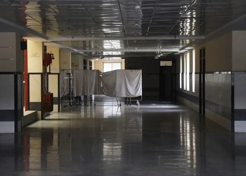 बरेली: 300 बेड अस्पताल में बिजली का संकट जारी, कोरोना फ्लू कार्नर में छाया अंधेरा, सरकारी कार्य हो रहा प्रभावित