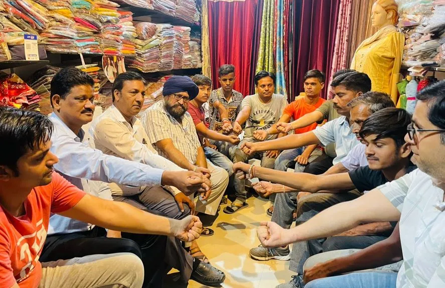 बरेली: कुतुबखाना पुल के विरोध में पट्टे में खून से लिखेंगे व्यापारी मुख्यमंत्री को चिट्ठी