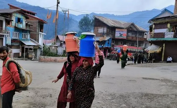 घाटी में स्थिति शांतिपूर्ण, जम्मू-कश्मीर के भद्रवाह में कर्फ्यू में 12 घंटे की ढील