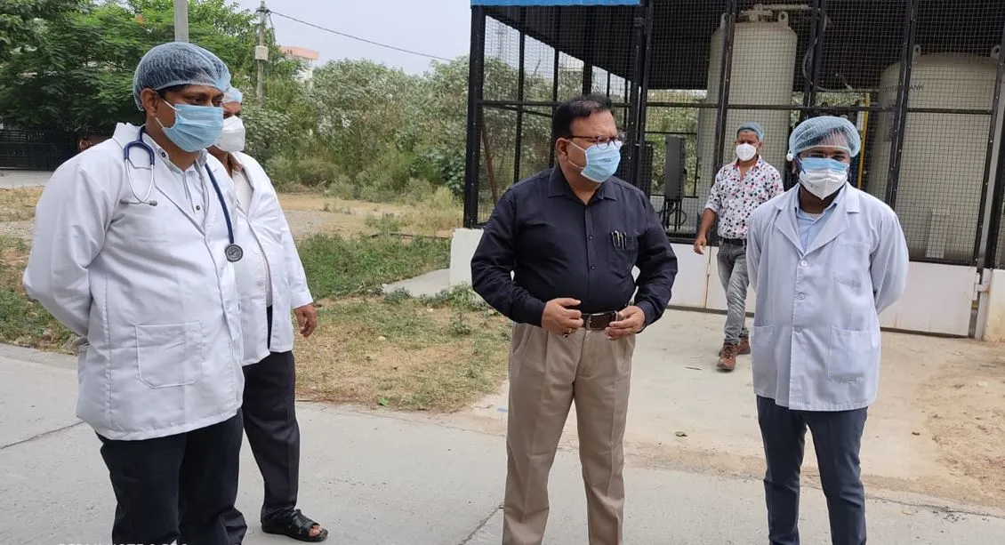 बरेली: 300 बेड कोविड अस्पताल में मॉक ड्रिल शुरू, संयुक्त निदेशक स्वास्थ्य ने अस्पताल के स्टाफ को जारी किये निर्देश