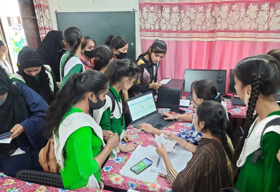 बरेली: यूपी बोर्ड 10वीं का रिजल्ट जारी, रोहित प्रजापति ने 95.2 फीसद अंक किये हासिल 