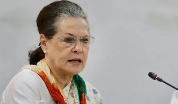 सोनिया गांधी ने ‘अग्निपथ’ योजना को बताया ‘दिशाहीन’