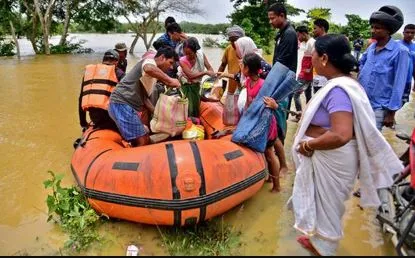 असम में बाढ़ का कहर, सेना ने प्रभावित 3000 से ज्यादा लोगों को बचाया