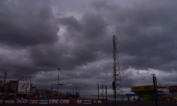 बरेली: तपिश से मिली निजात तो लोगों ने ली राहत की सांस