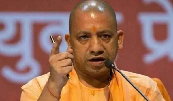 यूपी में बीस से ज़्यादा अफसरों को दी जा सकती है अनिवार्य सेवानिवृत्ति, तैयार हो रहा डाटा