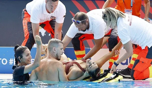 World Aquatic Championships में तैरते समय बेहोश हुईं अनिता अल्वारेज, कोच ने बचाई जान