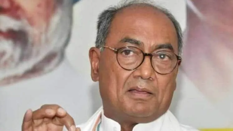 सामूहिक योग आयोजन केवल ‘पब्लिक इवेंट’: दिग्विजय सिंह