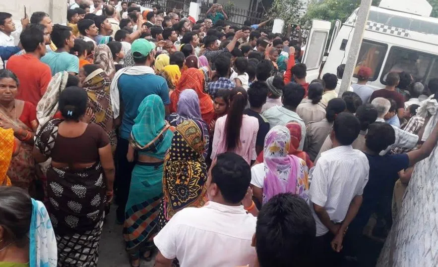 लखीमपुर-खीरी: एक साथ जलीं नौ चिताएं हर आंख हुई नम