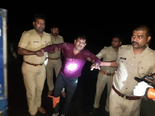 गोरखपुर : पुलिस पर शातिर अपराधी ने की फायरिंग, मुठभेड़ के बाद हुआ गिरफ्तार