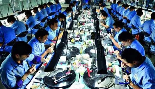 गुजरात के लाखों हीरा श्रमिकों की आजीविका पर गहराया संकट, जानें वजह…
