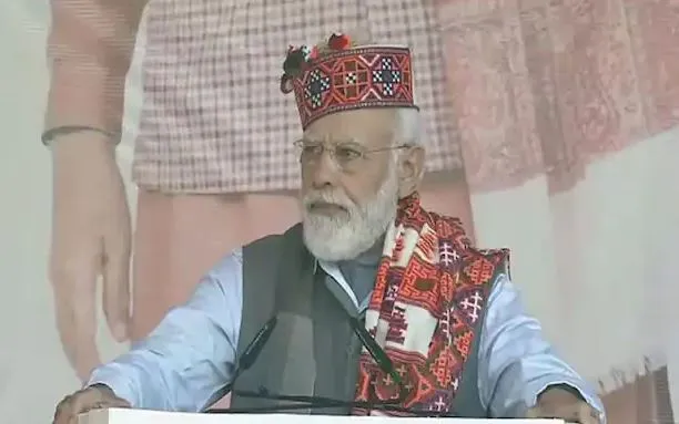 पीएम मोदी दो दिवसीय यात्रा पर पहुंचे धर्मशाला, मुख्य सचिवों के सम्मेलन की करेंगे अध्यक्षता