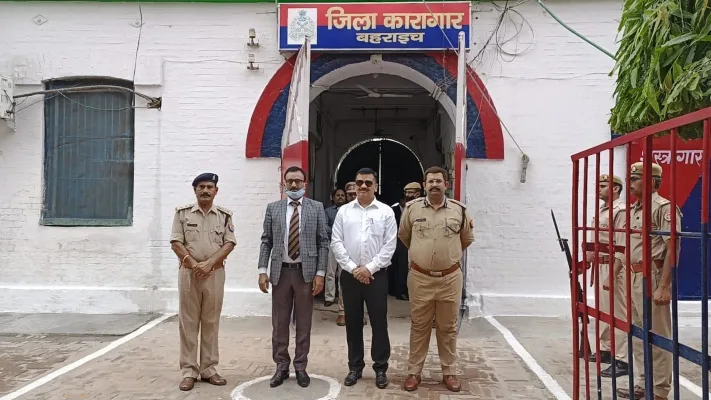 बहराइच : जनपद न्यायाधीश ने डीएम और एसपी के साथ जेल का किया निरीक्षण