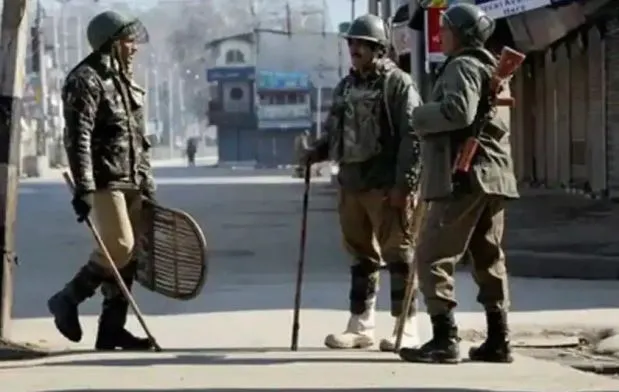 जम्मू-कश्मीर: रामबन में ब्रॉडबैंड, मोबाइल इंटरनेट सेवाएं बहाल, भद्रवाह में कर्फ्यू जारी