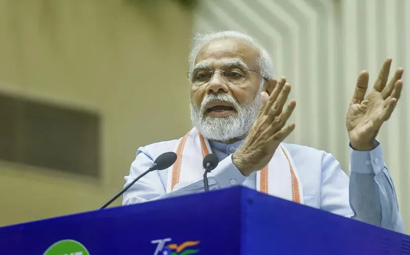 पीएम मोदी ने अगले डेढ़ साल में दस लाख लोगों की नौकरी का दिया निर्देश: पीएमओ
