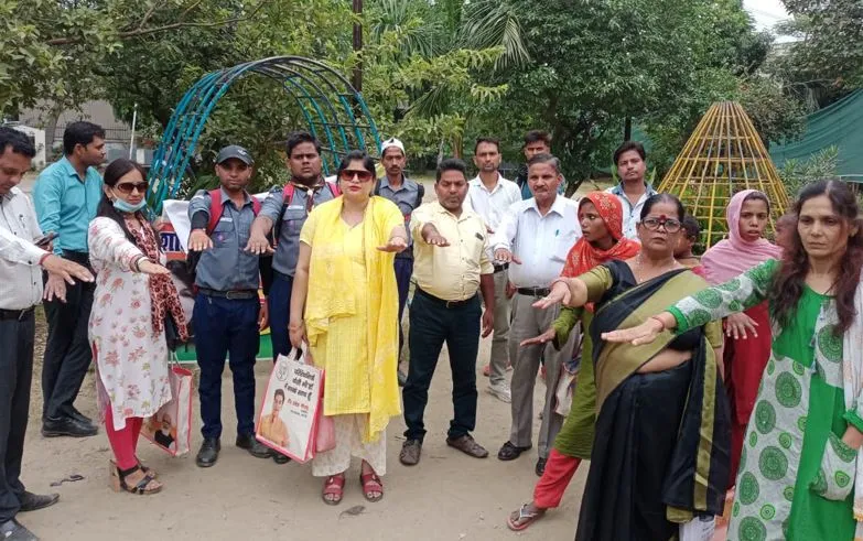 बरेली: पाॅलीथिन का प्रयोग बंद करने के लिए लोगों को किया गया जागरूक