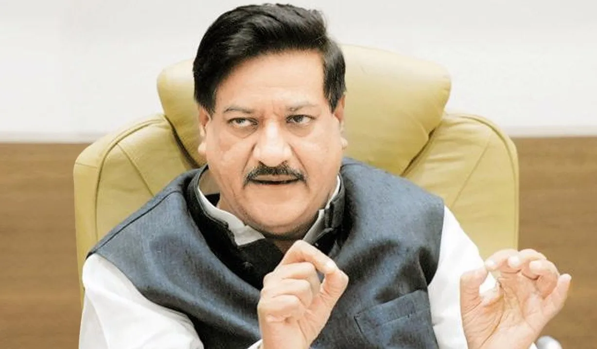 महाविकास आघाड़ी सरकार या विपक्ष में ठाकरे के साथ मजबूती से खड़ा रहेगी: चव्हाण