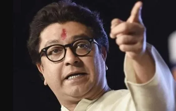 राज ठाकरे ने उद्धव ठाकरे पर साधा निशाना, कहा- जब कोई सौभाग्य को अपनी सिद्धि समझ लेता है, तब…