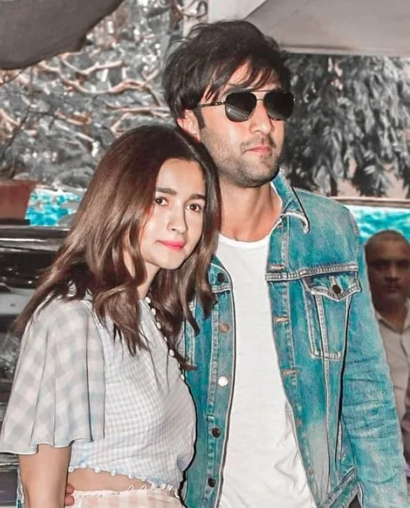 Are they in live-in relationship?: Video of Alia Bhatt and Ranbir Kapoor  taking dog for walk in athleisure wear amidst coronavirus lockdown breaks  internet