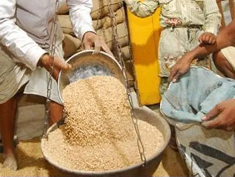 दिनेशपुर: सरकारी सस्ता गल्ला विक्रेता पर मनमानी का आरोप