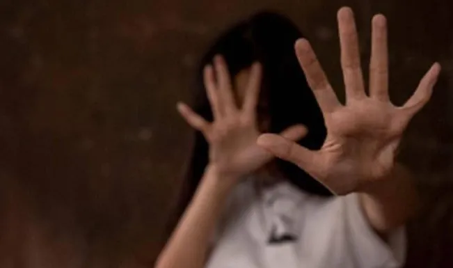 पिता ने रिश्ते को किया शर्मसार, अपनी बेटी को ही बनाया हवस का शिकार, मां ने पहुंचाया हवालात
