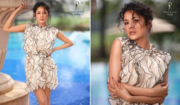 Shehnaaz Gill Photos : शॉर्ट व्हाइट रफल ड्रेस में शहनाज गिल ने कराया फोटोशूट, ग्लैमरस लुक देख फैंस बोले- आग लगा दी