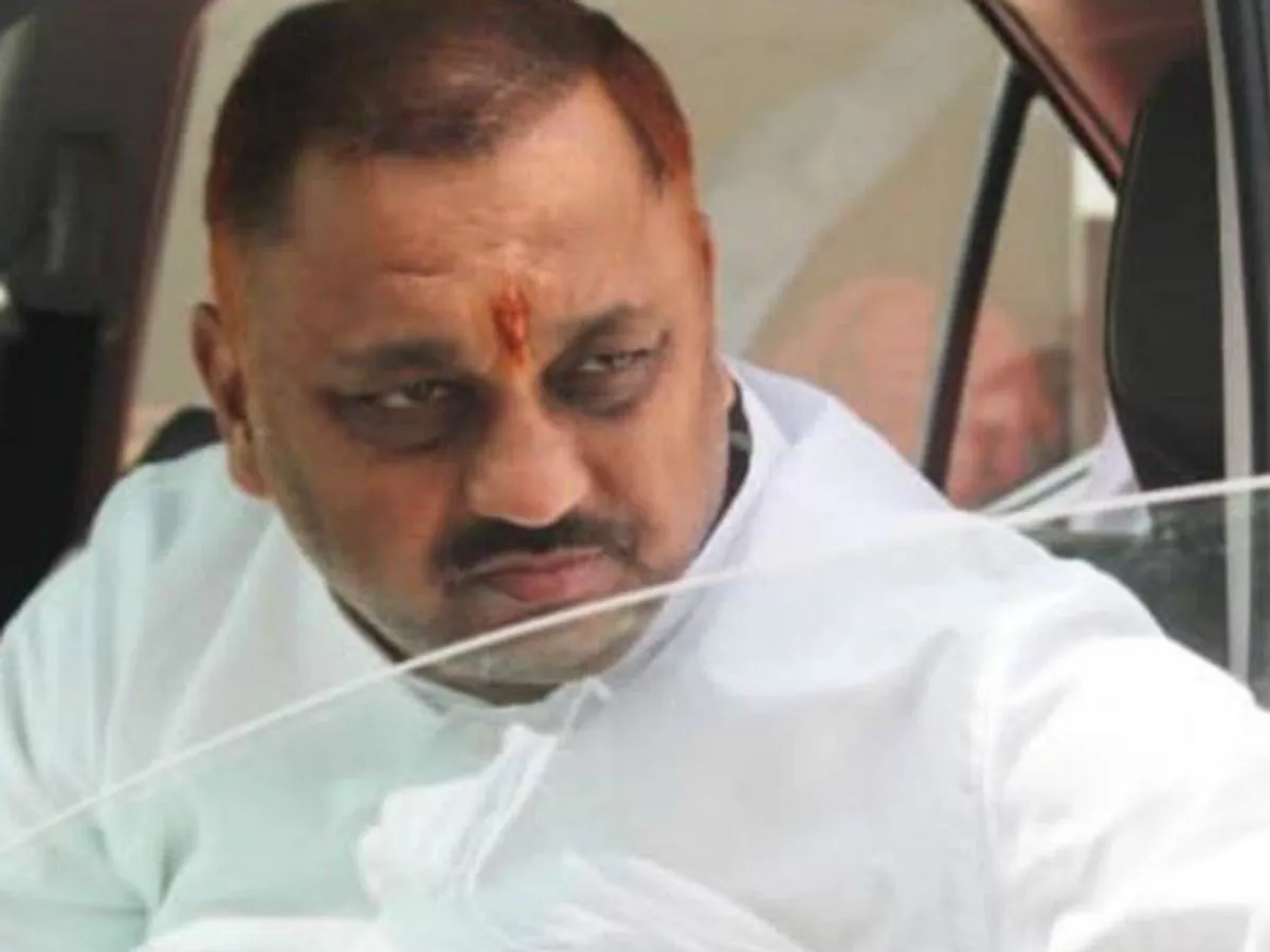 इस पूर्व बाहुबली विधायक के खिलाफ मारपीट का मुकदमा दर्ज ,भाई को जिला बदर कर चुका है प्रशासन