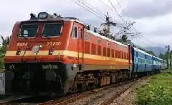 बरेली: यात्रियों को एक्सप्रेस ट्रेनों में सीजन टिकट सुविधा शुरू होने का इंतजार