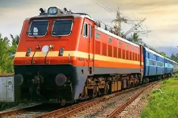 मुरादाबाद : रेल लाइन दोहरीकरण के चलते निरस्त रहेंगी 10 ट्रेनें, 21 जून से तीन जुलाई तक चलेगा कार्य