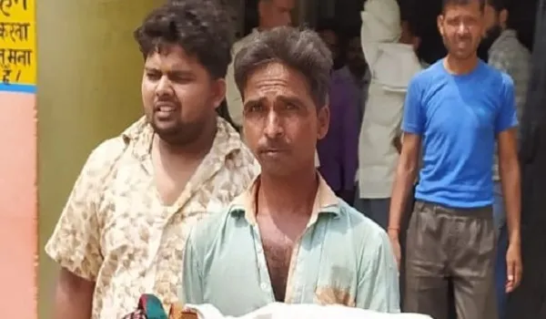 संभल: मुंडन संस्कार की खुशियां मातम में बदलीं, फ्रिज में करंट आने से मासूम की मौत