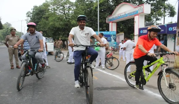 मुरादाबाद : जिलाधिकारी व एसएसपी ने किया कांवड़ रुट का निरीक्षण