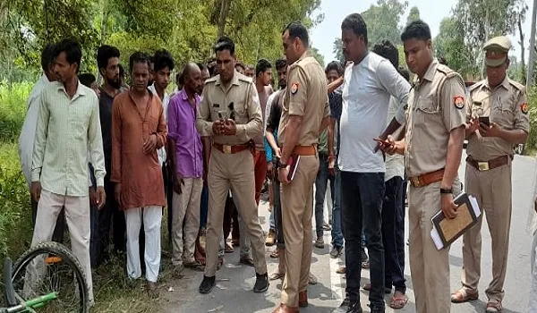 बिजनौर: ट्रैक्टर ट्रॉली की टक्कर से साइकिल सवार किशोर की मौत, एक घायल
