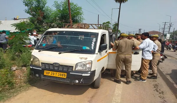 बिजनौर: ट्रक की टक्कर से बच्चे की मौत, परिजनों ने लगाया सड़क पर जाम
