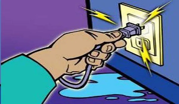 मुरादाबाद: मूंढापांडे में घरों में उतरा हाईटेंशन करंट, दो की मौत