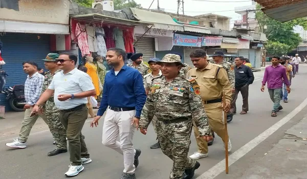 मुरादाबाद: एक तरफ अतिक्रमण हटाने का ऐलान, दूसरी तरफ सजा मंगल बाजार