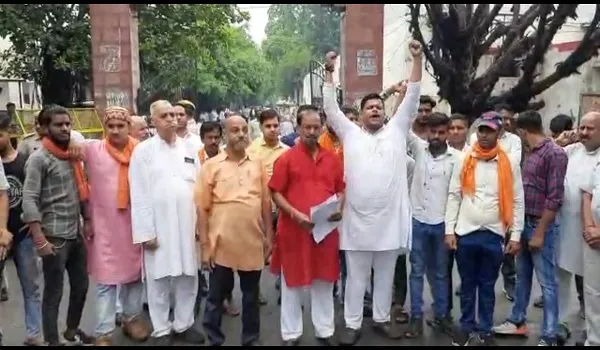मुरादाबाद: बजरंगी बोले, उदयपुर के दोषियों को बीच सड़क पर मारो गोली