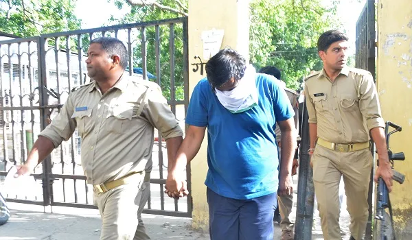  मुरादाबाद: दुष्कर्म के आरोपी ने अदालत में किया समर्पण