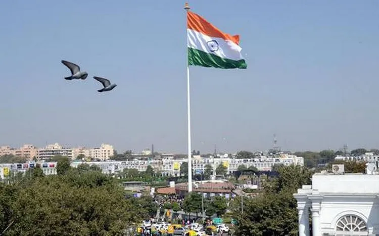 दिल्ली सीएम केजरीवाल का ऐलान, 15 अगस्त तक सरकार लगाएगी 500 तिरंगे, देखभाल के लिए स्वयंसेवक आधारित समितियों का गठन