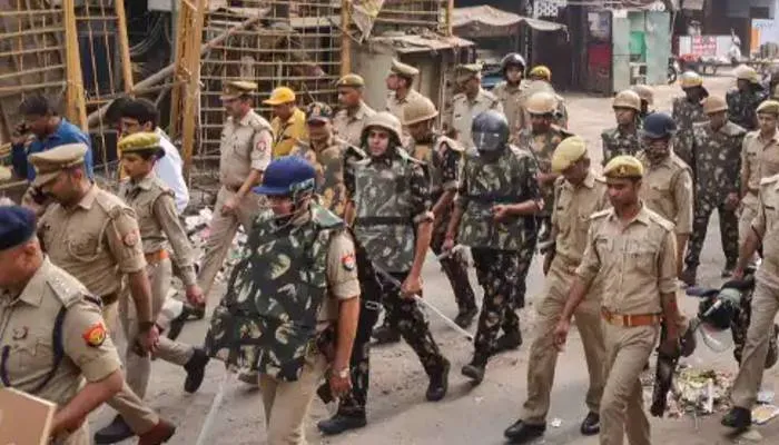 भाजपा ने अपने नेताओं के विवादित बयान से किया किनारा, कहा- स्वीकार नहीं पूजनीयों का अपमान