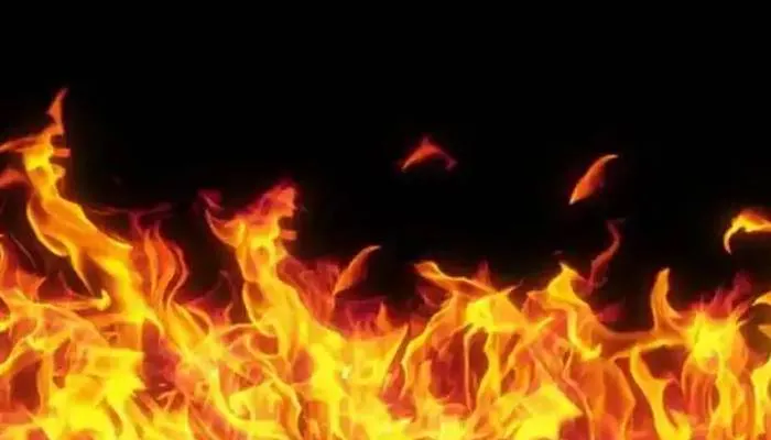 मथुरा: गेल के सीएनजी गोदाम में लगी आग, लाखों का समान जलकर खाक