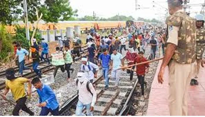 बलिया: अग्निपथ योजना के खिलाफ उपद्रव करने वाले 99 उपद्रवियों को पुलिस ने लिया रिमांड पर