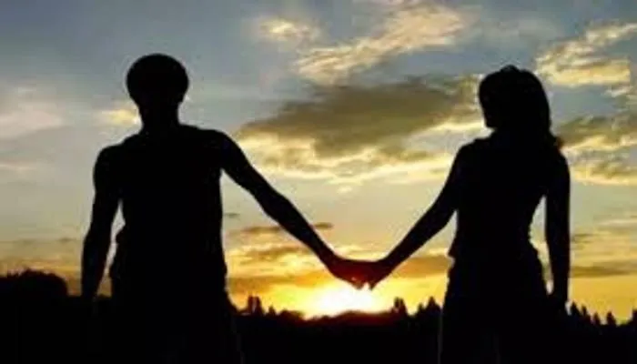 कासगंज के युवक को फेसबुक पर हुआ युवती से प्यार, तो पहुंच गया बांग्लादेश, जानें फिर क्या हुआ…