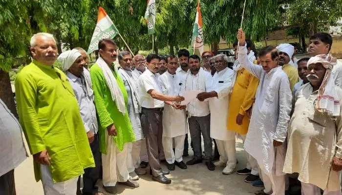 अयोध्या: अग्निपथ योजना को लेकर दूसरे दिन भी कांग्रेस ने किया प्रदर्शन