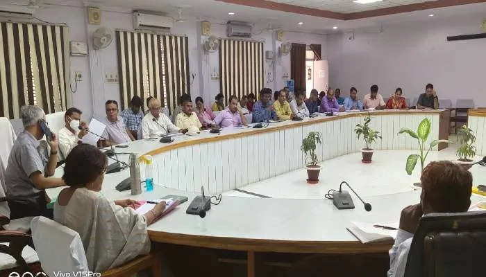 अयोध्या कोविड टीकाकरण को लेकर सीडीओ ने की बैठक, कहा- 60 वर्ष से अधिक आयु के व्यक्तियों को करें चिह्नित