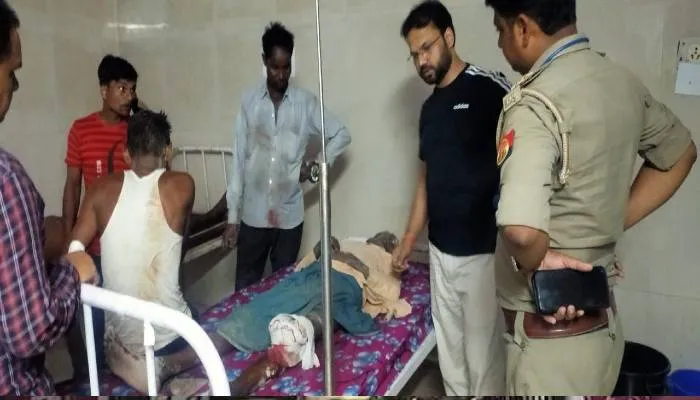 सीतापुर: पत्थर टूटने से कुएं में गिरे तीन लोग, बुजुर्ग की हालत गंभीर