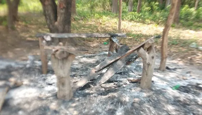 बहराइच: एसएसबी कैंप के निकट अराजक तत्वों ने फूंका छप्पर, वन विभाग और एसएसबी अपना मानने से कर रहें इंकार