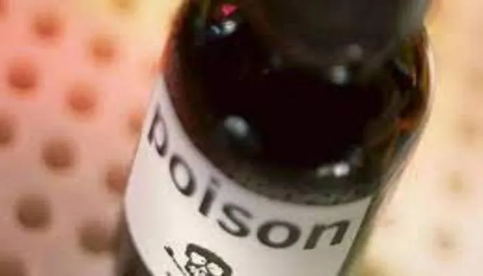 देवरिया: मुकम्मल न हुई मोहब्बत तो प्रेमी युगल ने जहर खाकर दे दी जान, घर में मचा कोहराम