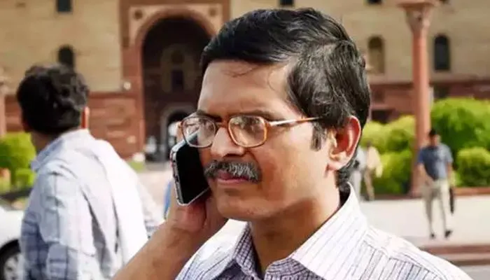 पूर्व आईपीएस अमिताभ ठाकुर को घर में किया गया नजरबंद, ली कोर्ट की शरण, कल होगी सीजेएम कोर्ट में सुनवाई